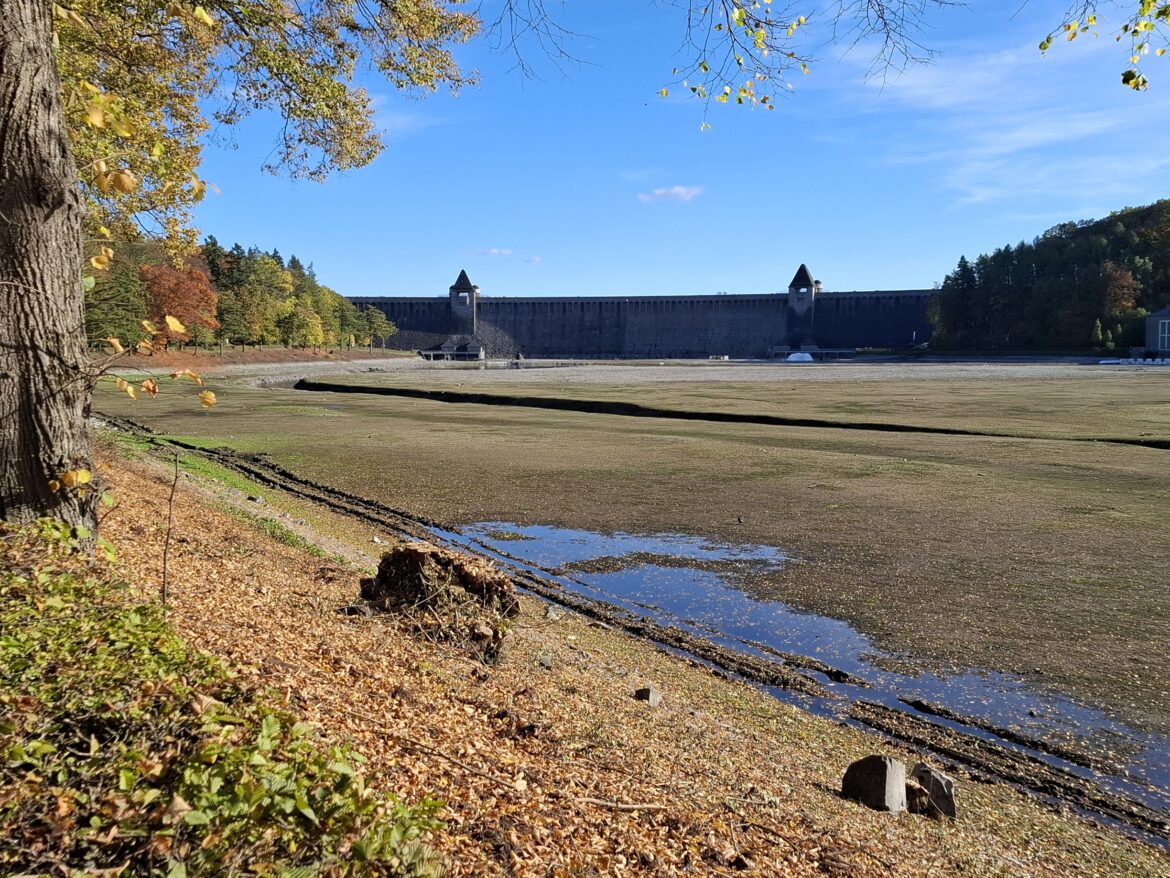 Wiedereinstau des Ausgleichsweihers an der Möhnetalsperre beginnt Ende Oktober
