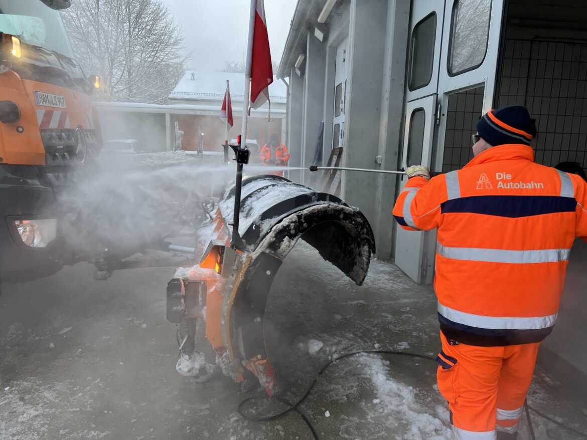 Wintersaison auf der Autobahn startet: Sicherheit und Umwelt im Fokus