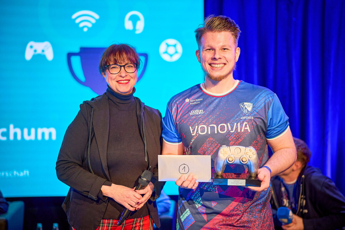 „Level up!“ Gaming in Bochum – Panel Talk & eFootball-Stadtmeisterschaft