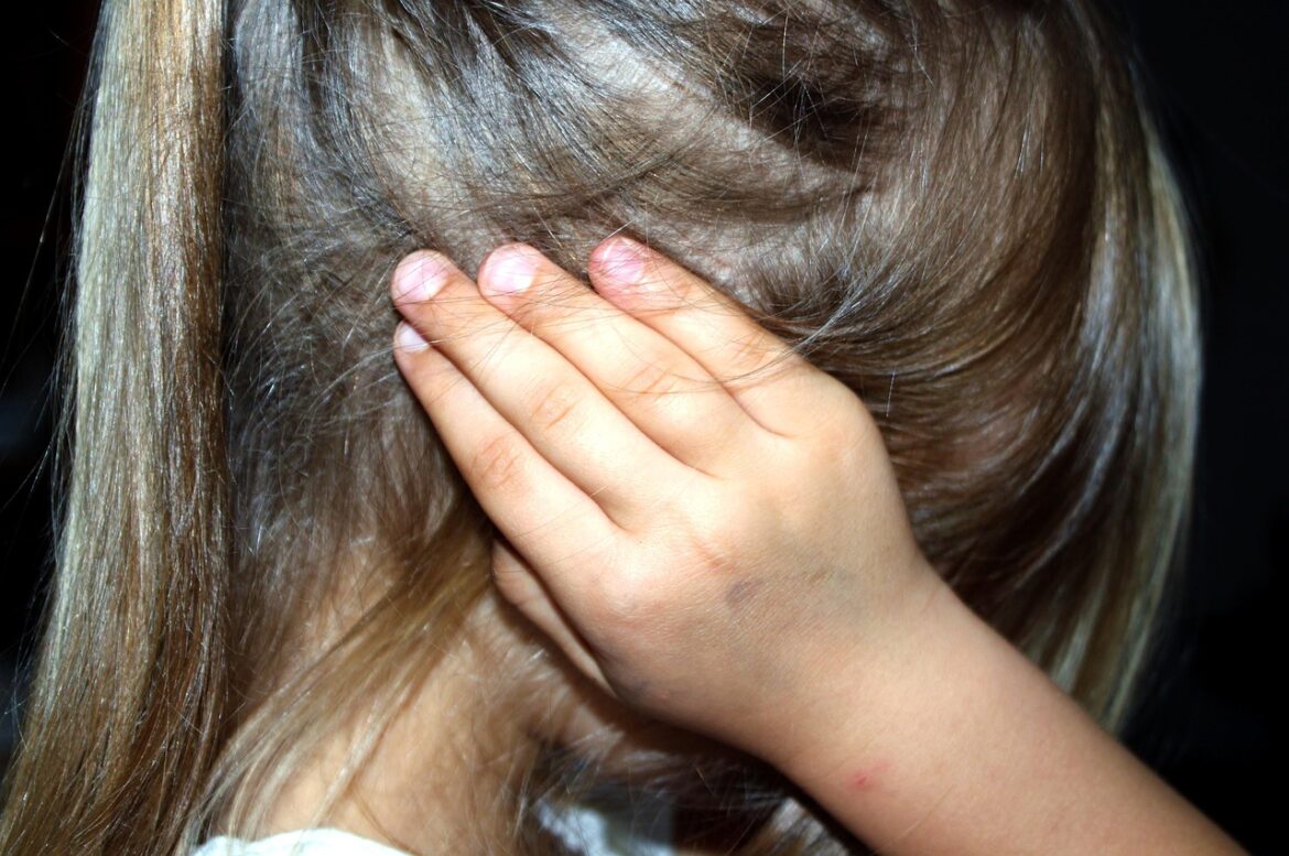 Gemeinsam gegen sexualisierte Gewalt im Netz Was Fachkräfte wissen müssen