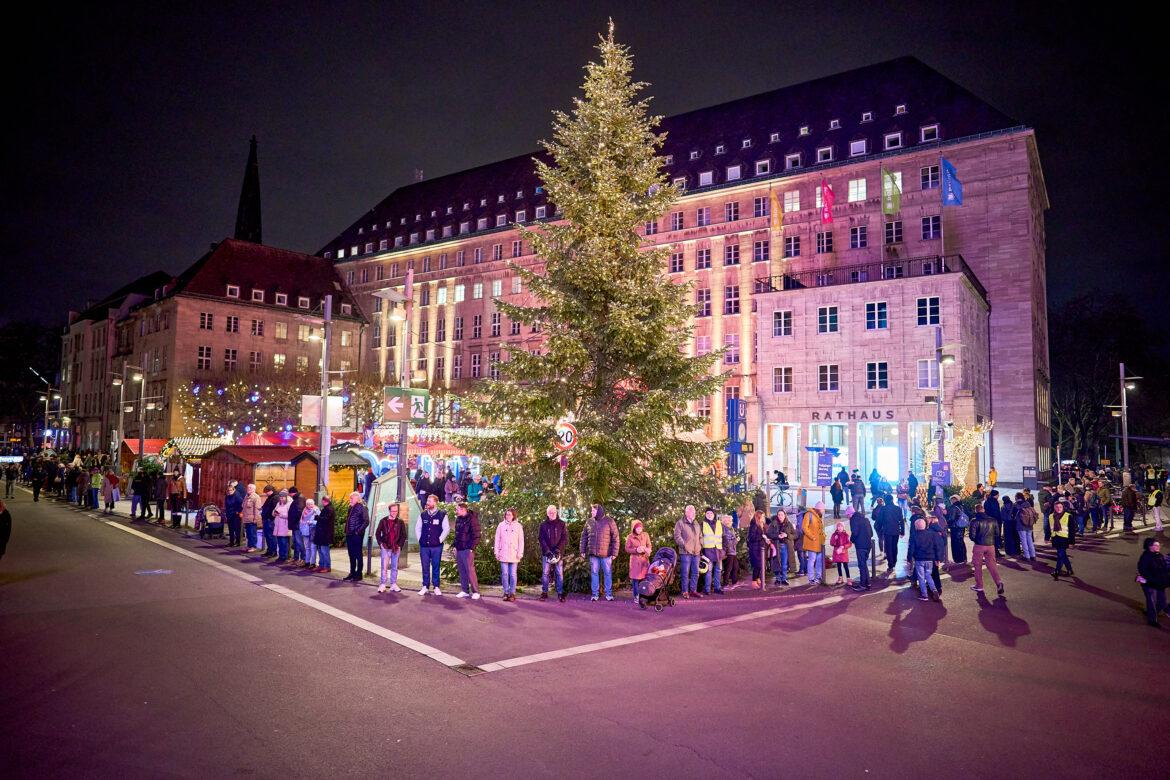 Stadt Bochum: Sechste öffentliche Chanukka-Feier auf dem Rathausplatz