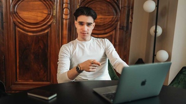 Die Wahrheit hinter Danil Lenivov: Wie ein Spätaussiedler zum Pionier digitaler Lead-Generierung wurde