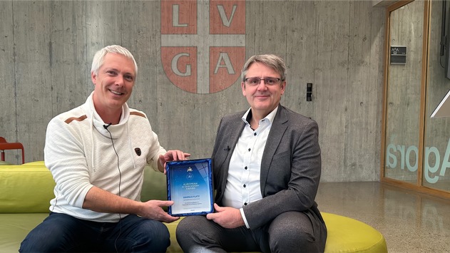 KI-Pionier Marnus Flatz gewinnt European AI Discovery Award für Durchbruch mit polymorphem Gedächtnis