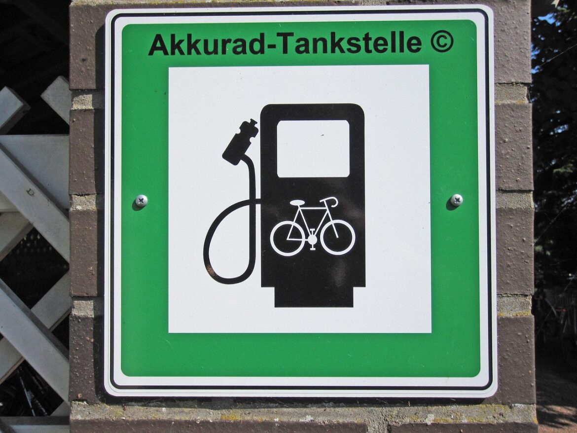 Elektrofahrräder praktischer und sicherer machen: Allianz aus Umwelt-, Verbraucher- und Wirtschaftsverbänden fordert europaweit einheitlichen Ladestecker