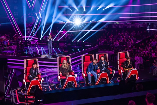 HE/RO, Alvaro Soler, Leony und Michael Patrick Kelly buzzern am Samstag! „The Voice Kids“ startet am 14. Februar in SAT.1 und auf Joyn