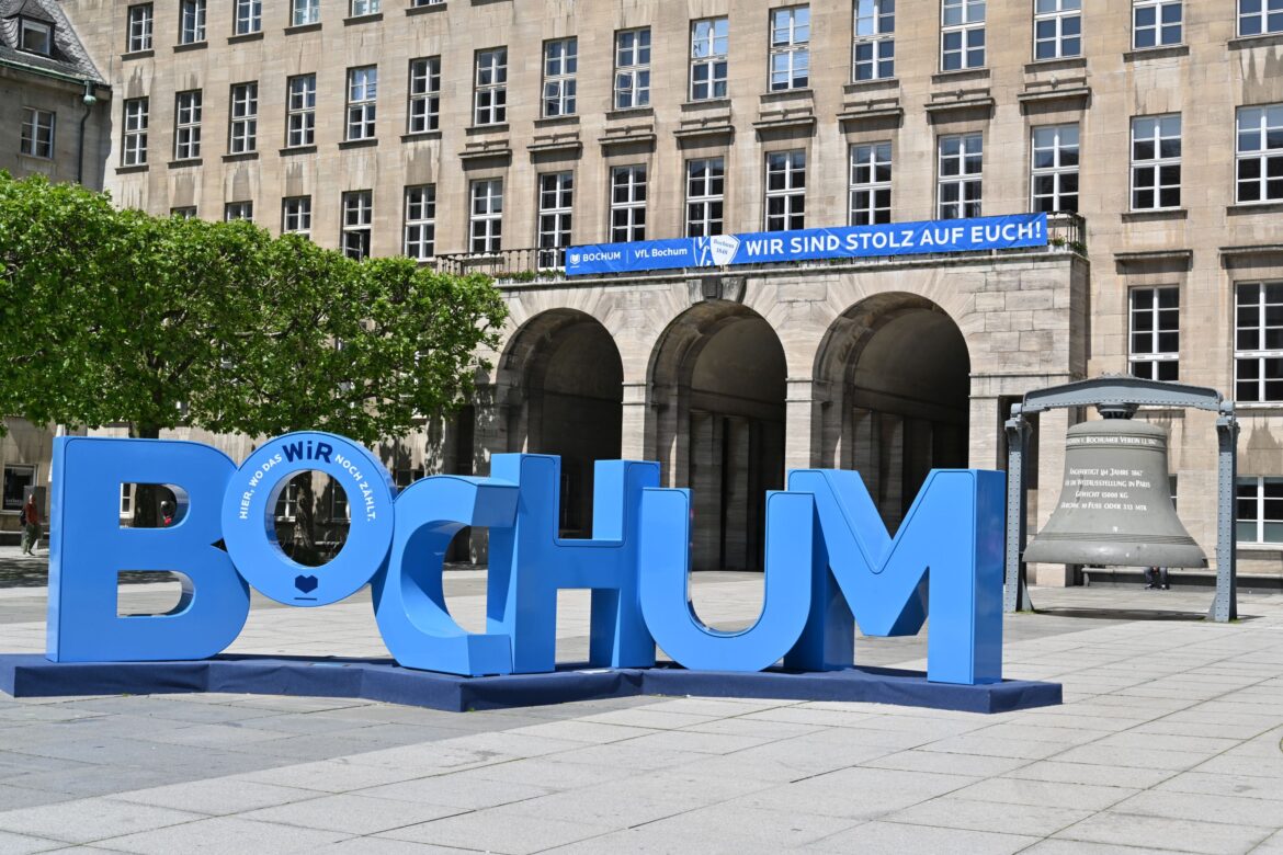 Bochum: Rundgang der Volkshochschule: „Das Bochumer Rathaus und die Gleichstellung“