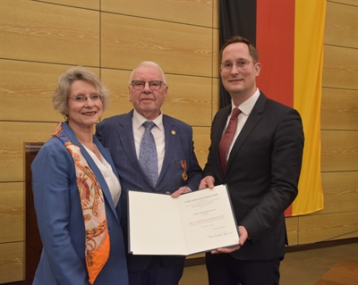 Ennepe-Ruhr-Kreis: Ausgezeichnet: Hattinger Bernhard Willim erhält Verdienstmedaille