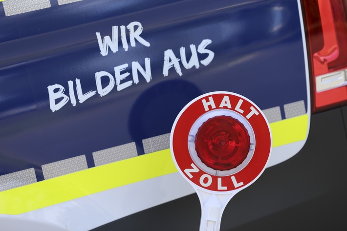 Dein Start. Unsere Mission. Gemeinsam für Deine Zukunft. Hauptzollamt Dortmund nimmt an Personalwerbemesse teil