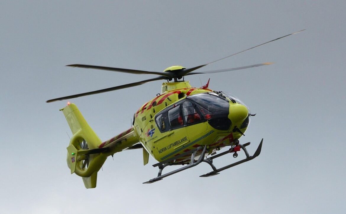 Hagen: Wohnungsbrand in der Nacht, zwei Personen gerettet, beide mit Rettungshubschrauber transportiert.