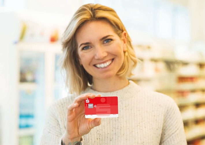 Beim Bezahlen automatisch PAYBACK Punkte sammeln: dm-drogerie markt startet mit der Sparkassen-Card