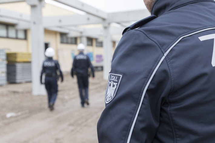 Hauptzollamt Aachen nimmt Baustellen ins Visier Bundesweiter Einsatz des Zolls gegen Schwarzarbeit und illegale Beschäftigung