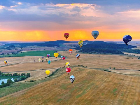 Ballonzauber, Brauchtum, Oldtimer – und ganz viel Musik