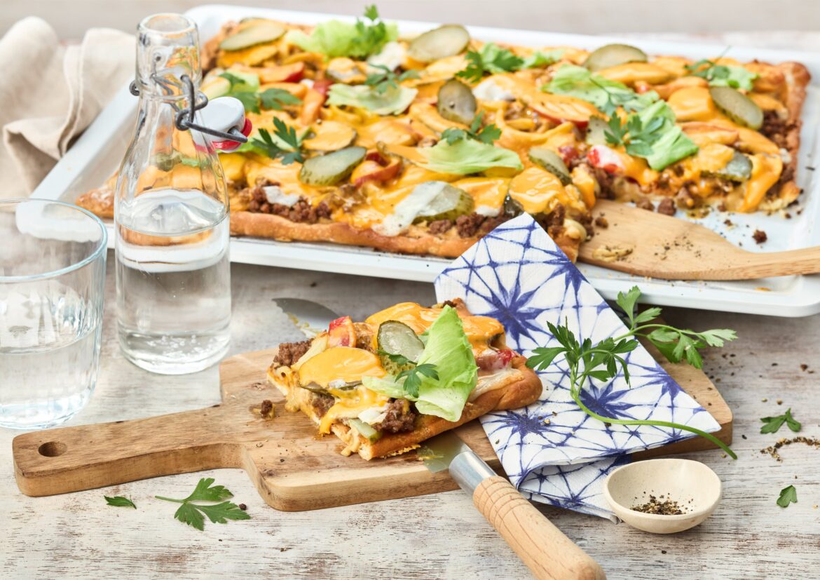 Cheeseburger Pizza