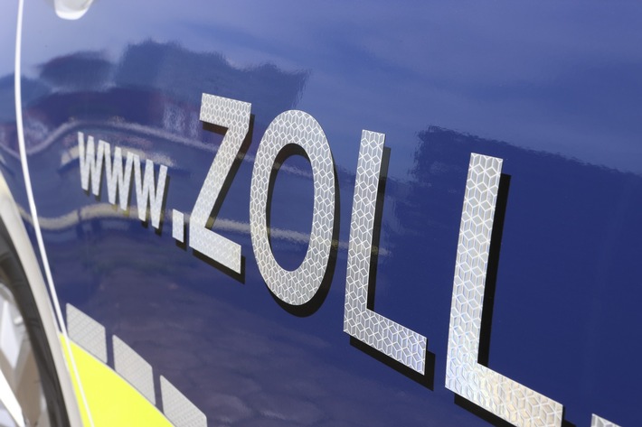 Darmstadt: ZOLL stellt unversteuerte E-Zigaretten, Lachgaskartuschen und Nikotinbeutel sicher