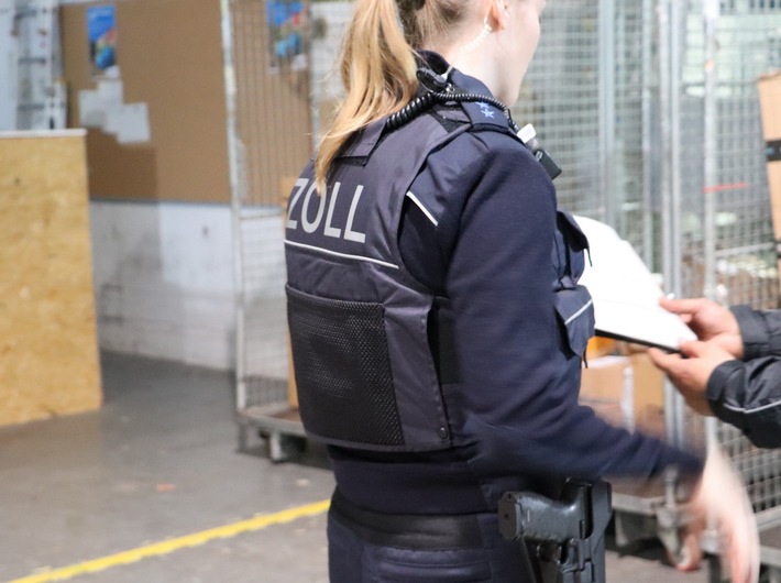 Zoll prüft Kurier-, Express- und Paketdienstleister Bundesweite Schwerpunktprüfung auch im Münsterland