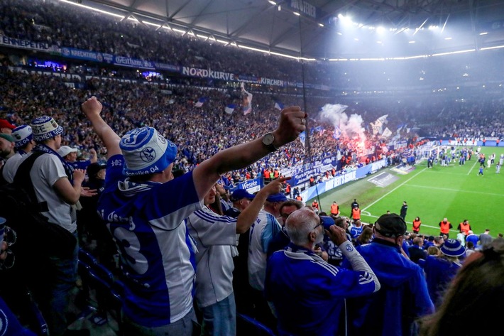Neue Sky Original Doku begleitet Schalke 04 hautnah und exklusiv auf dem Weg in die Fußball-Bundesliga