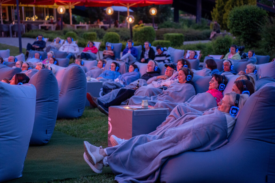 TERMINVERLEGUNG zum Veranstaltungstipp: Open-Air-Kino und Silent Disco in Oberstaufen – Kopfhörer auf und Film ab