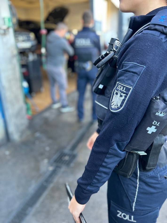 Gelsenkirchen: Festnahme bei Kontrolle einer Tankstelle Zoll stoppt Illegalen Aufenthalt und illegale Beschäftigung