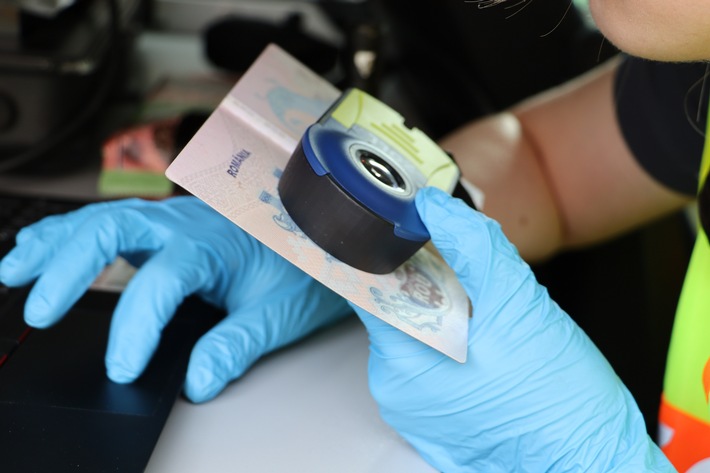 Zollkontrolle auf Bitten eines Arbeitgebers Mann ohne Aufenthaltserlaubnis bei Krankenhausreinigung erwischt