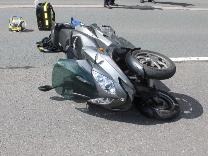 Hagen: Rollerfahrer angefahren – Unfallverursacher flüchtet