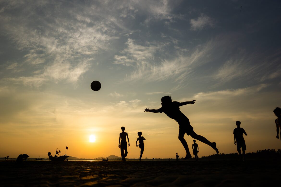 Mehr als ein Spiel: Warum Fußball für Millionen Kinder über Zukunft entscheidet