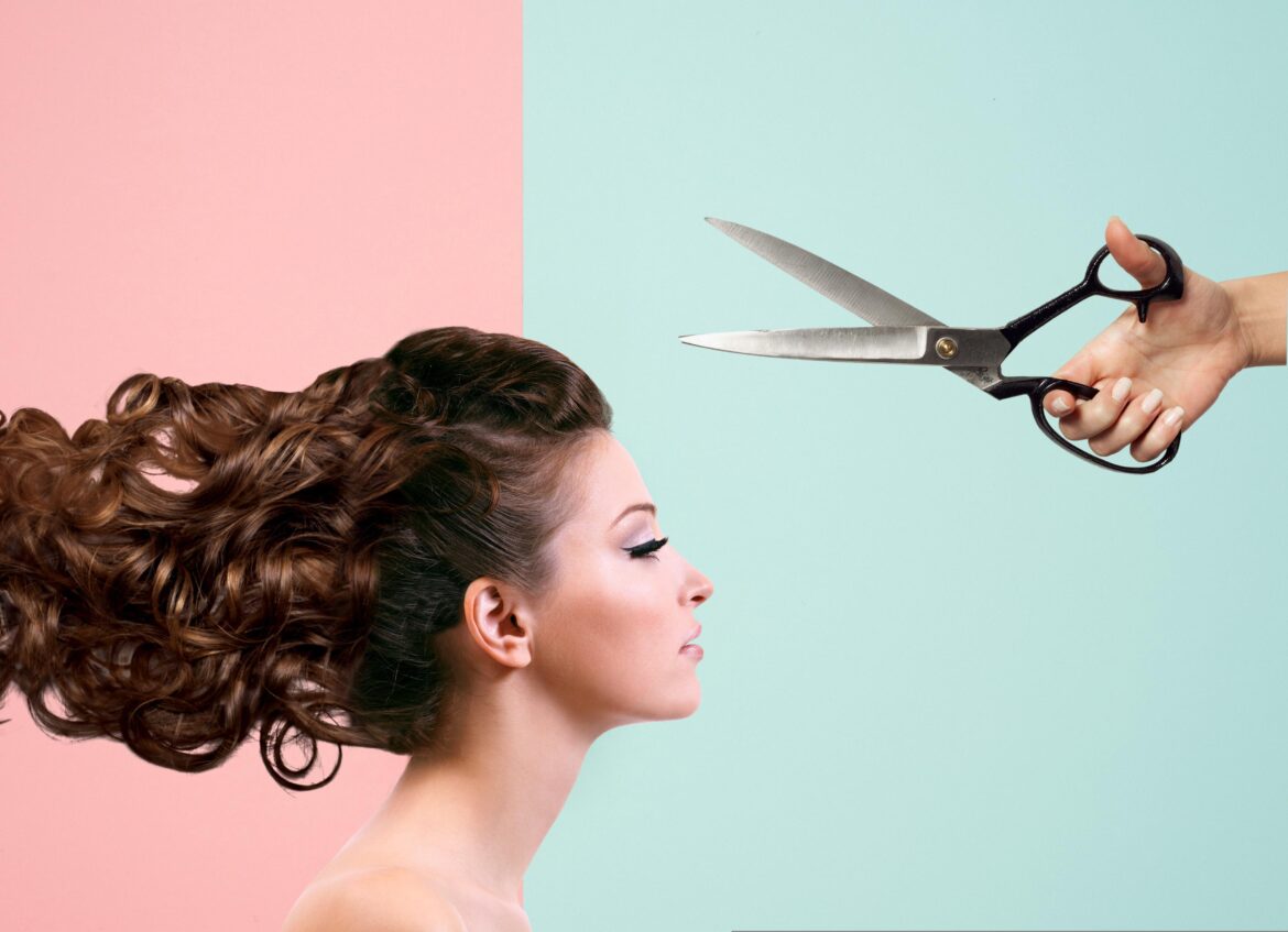 „Mocha Hair“ liegt im Trend: Warme Brauntöne werden zur gefragtesten Haarfarbe des Sommers
