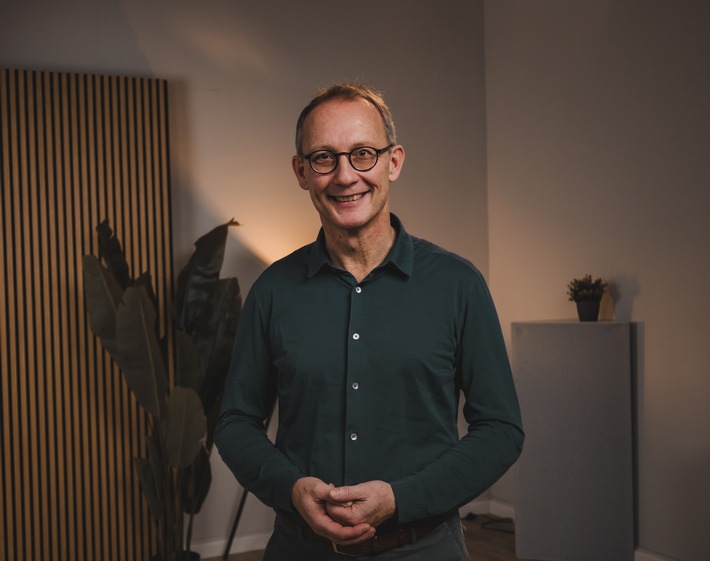 Videoreihe mit Dr. Stephan von Landwüst Meningokokken verstehen: Warum Aufklärung und Schutz so wichtig sind