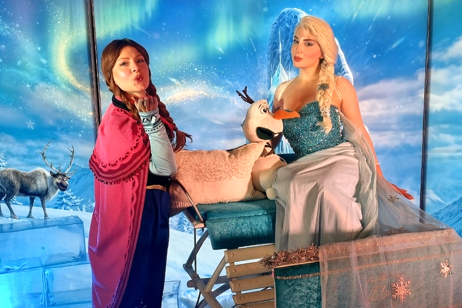 Burg Altena: Elsa und Anna zu Besuch auf Burg Altena