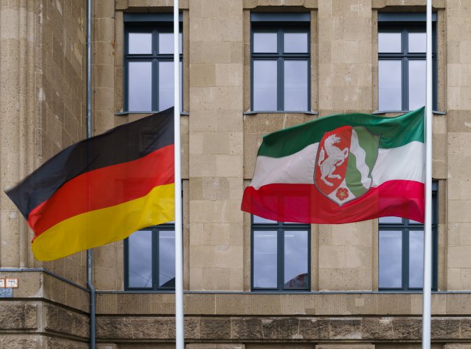 Minister Reul ordnet zum fünften Jahrestag der Flutkatastrophe Trauerbeflaggung an