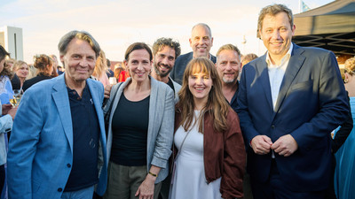 Sommerfest „Aussichtsreich“: Prominenz feiert am Hauptstadt-Standort von RTL, ntv, stern und Capital