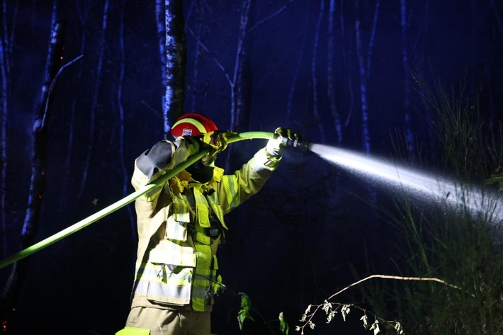 Überörtliche Hilfe bei Waldbränden – Feuerwehr Düsseldorf unterstützt mit weiteren Feuerwehren in Düren
