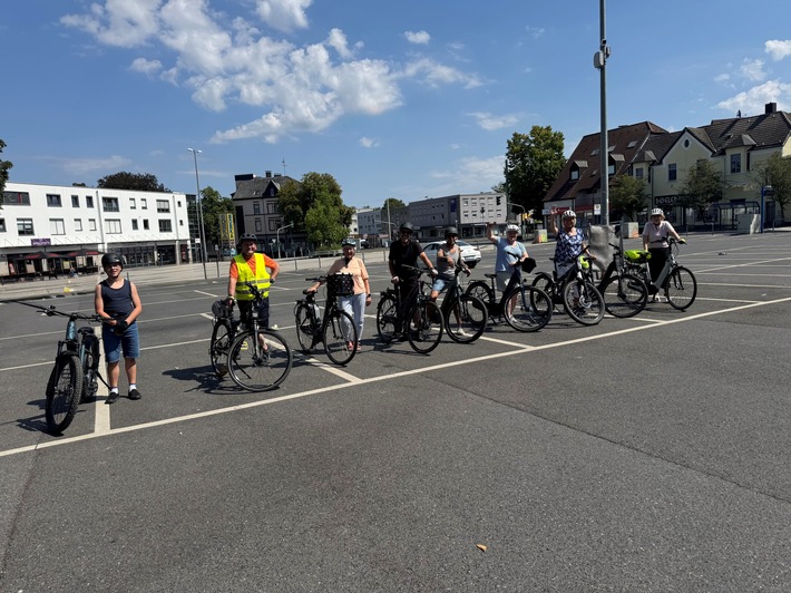 Hagen: Voller Erfolg – Erste Fahrradtour mit der Hagener Polizei bei bestem Wetter