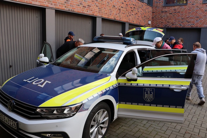 „Schichtwechsel“ beim Hauptzollamt Münster Menschen mit und ohne Behinderung tauschen ihren Arbeitsplatz