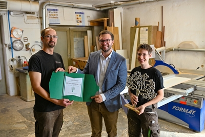Hanau: 150 Jahre Schreinerei Kurzschenkel: Hanauer Handwerk und 1.000 Kettensägen