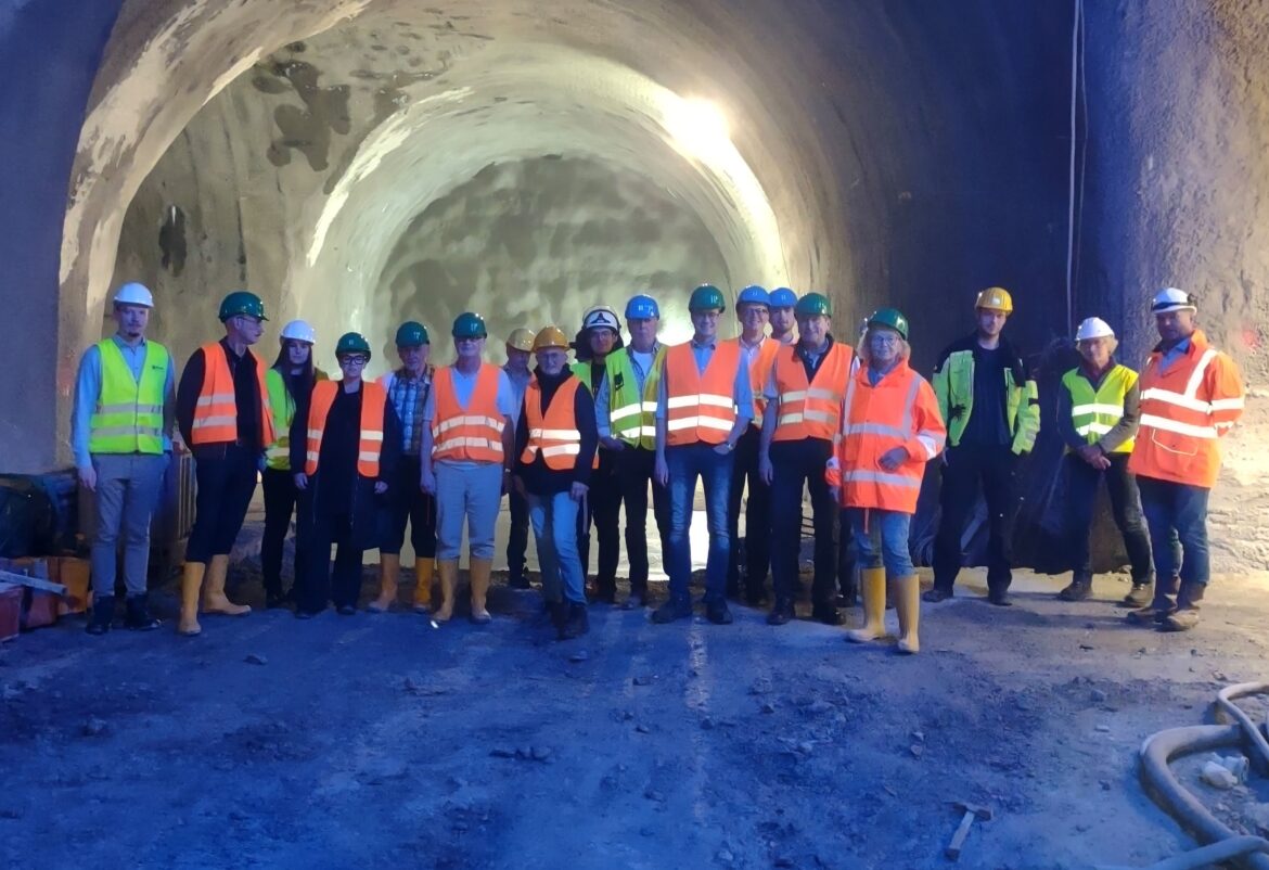 Brilon: Blick hinter die Kulissen – Strukturausschuss der Stadt Brilon besichtigt Großbaustelle am Elleringhauser Tunnel