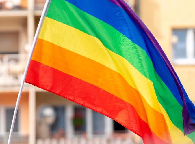 Schulterschluss gegen queerfeindliche Gewalt: Familien- und Innenministerium richten gemeinsamen Fachtag aus